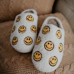 NEW • All Over Happy Smiley Face Sherpa Slippers